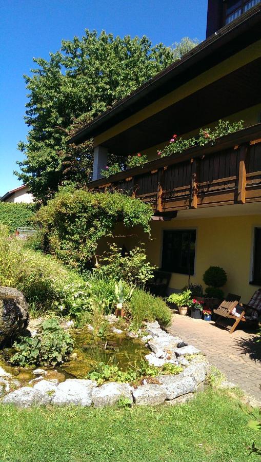 Ferienwohnung Adelhardt Eckersdorf エクステリア 写真