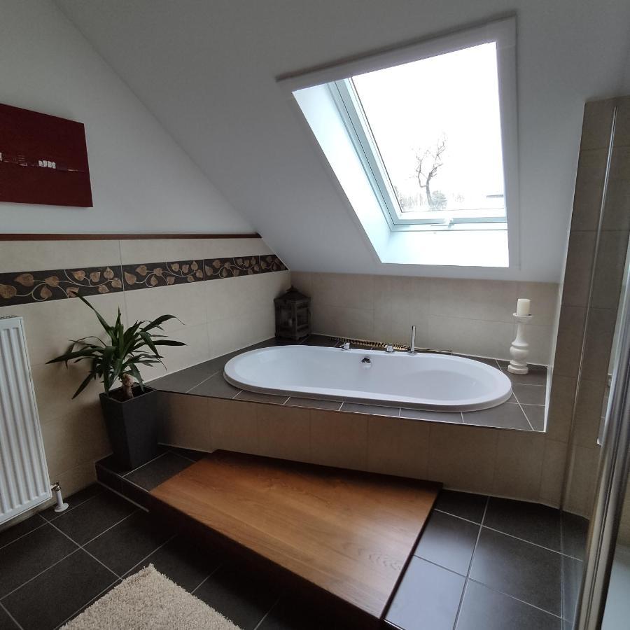 Ferienwohnung Adelhardt Eckersdorf エクステリア 写真