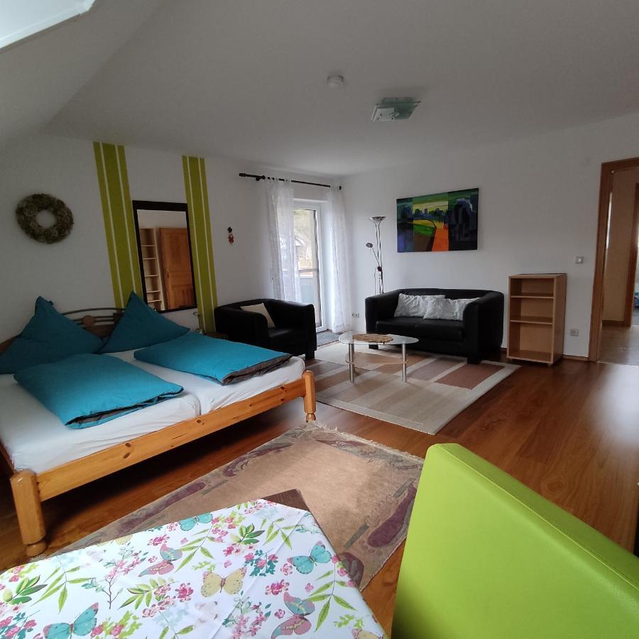 Ferienwohnung Adelhardt Eckersdorf エクステリア 写真