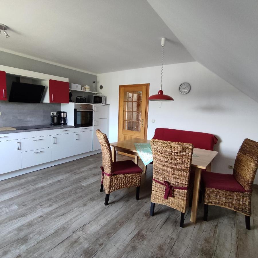 Ferienwohnung Adelhardt Eckersdorf エクステリア 写真