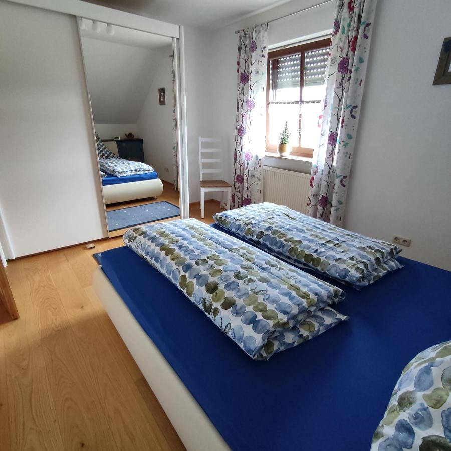 Ferienwohnung Adelhardt Eckersdorf エクステリア 写真